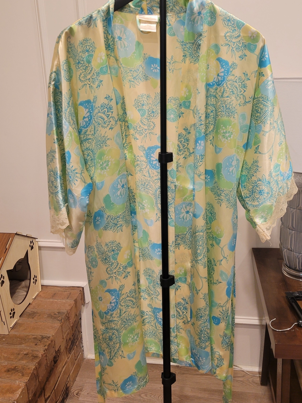 Secret Treasures Yellow Blue Floral Satin Robe